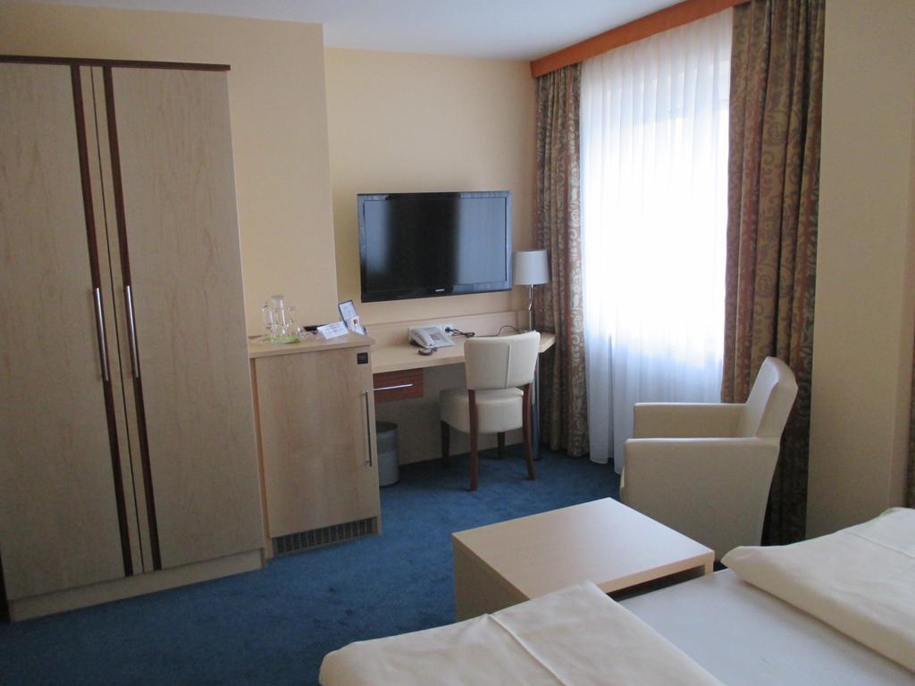 Hotel Apollo Garni Regensburg Ngoại thất bức ảnh