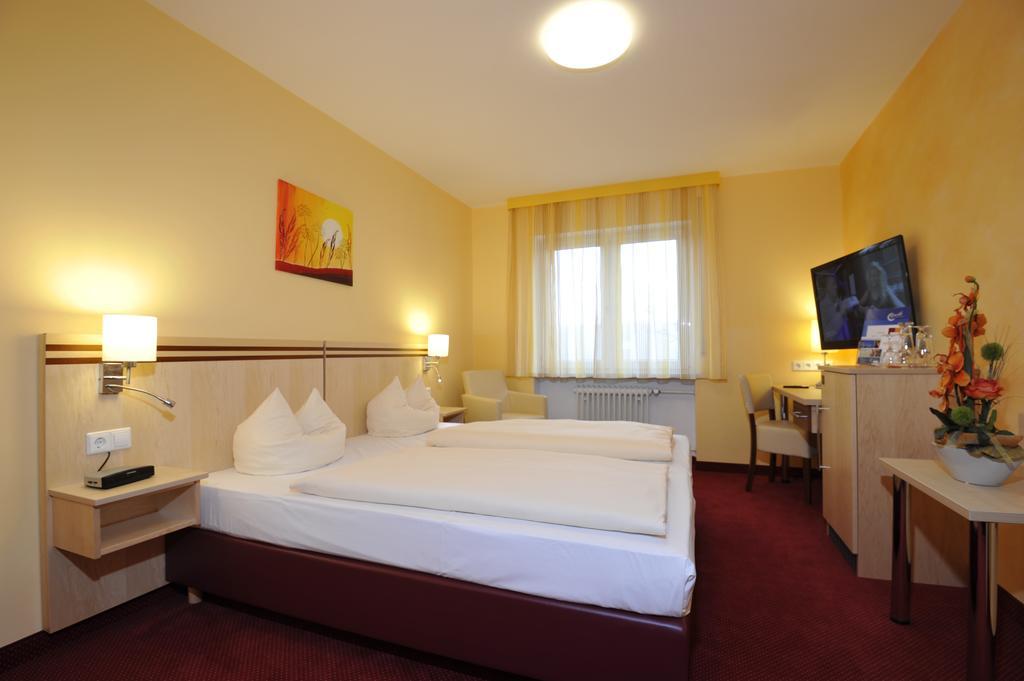 Hotel Apollo Garni Regensburg Ngoại thất bức ảnh